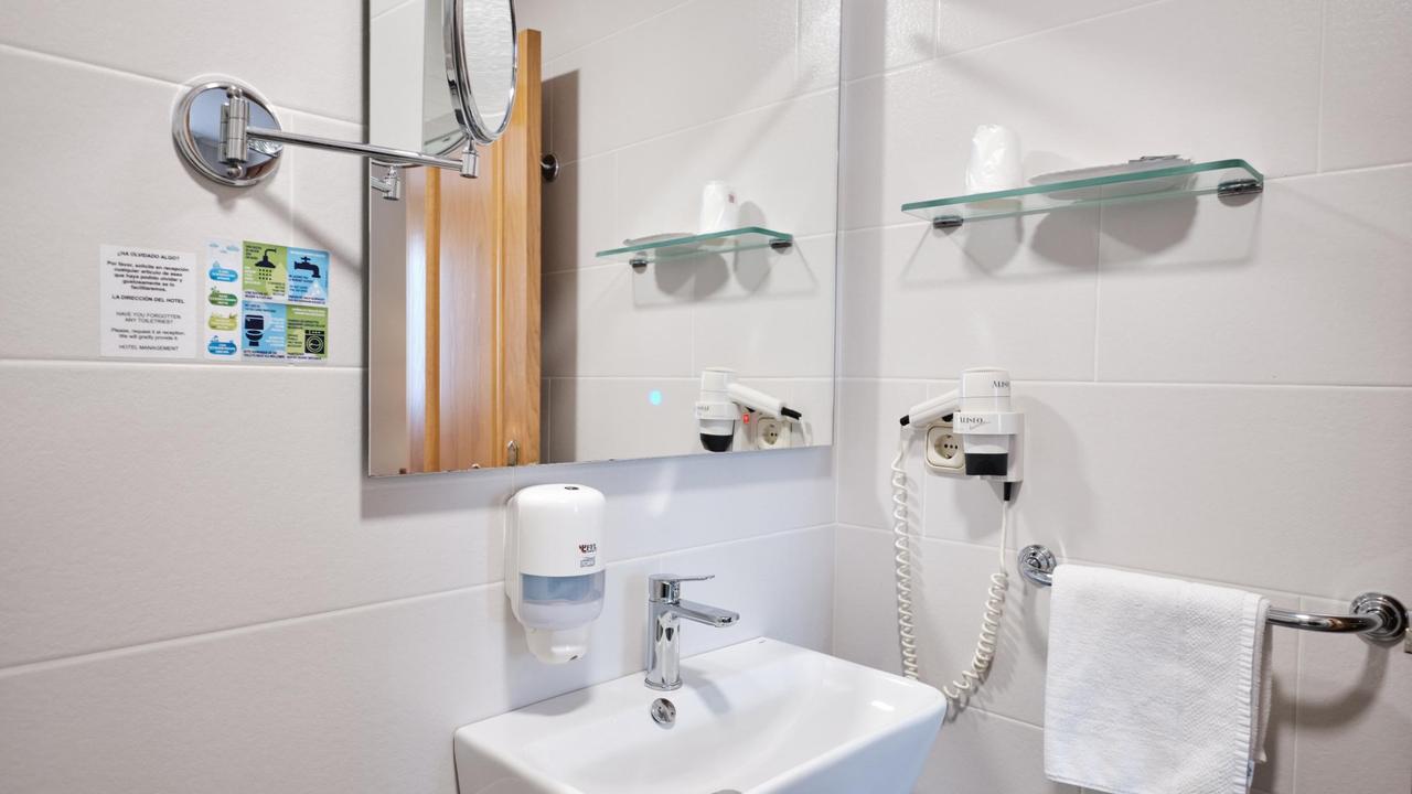 None Hotel San Lorenzo compostela Santiago de Compostela None Hotel San Lorenzo compostela Santiago de Compostela