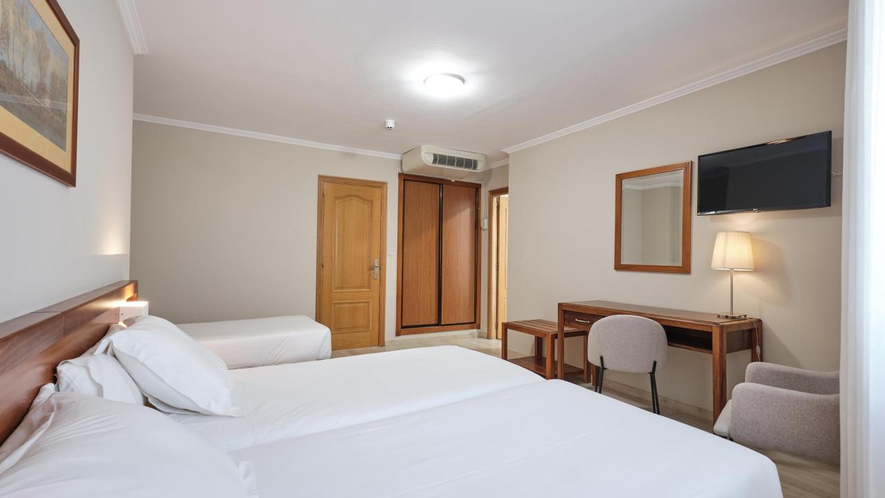 None Hotel San Lorenzo compostela Santiago de Compostela None Hotel San Lorenzo compostela Santiago de Compostela