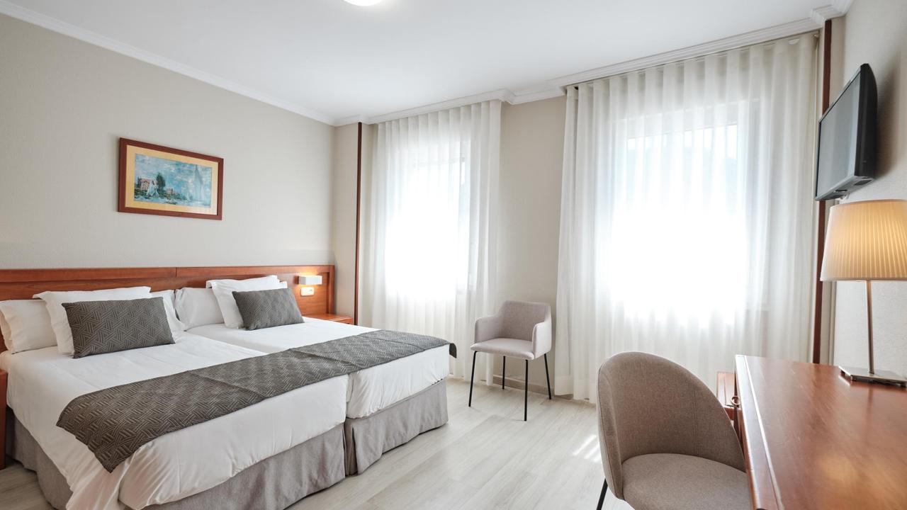 None Hotel San Lorenzo compostela Santiago de Compostela None Hotel San Lorenzo compostela Santiago de Compostela