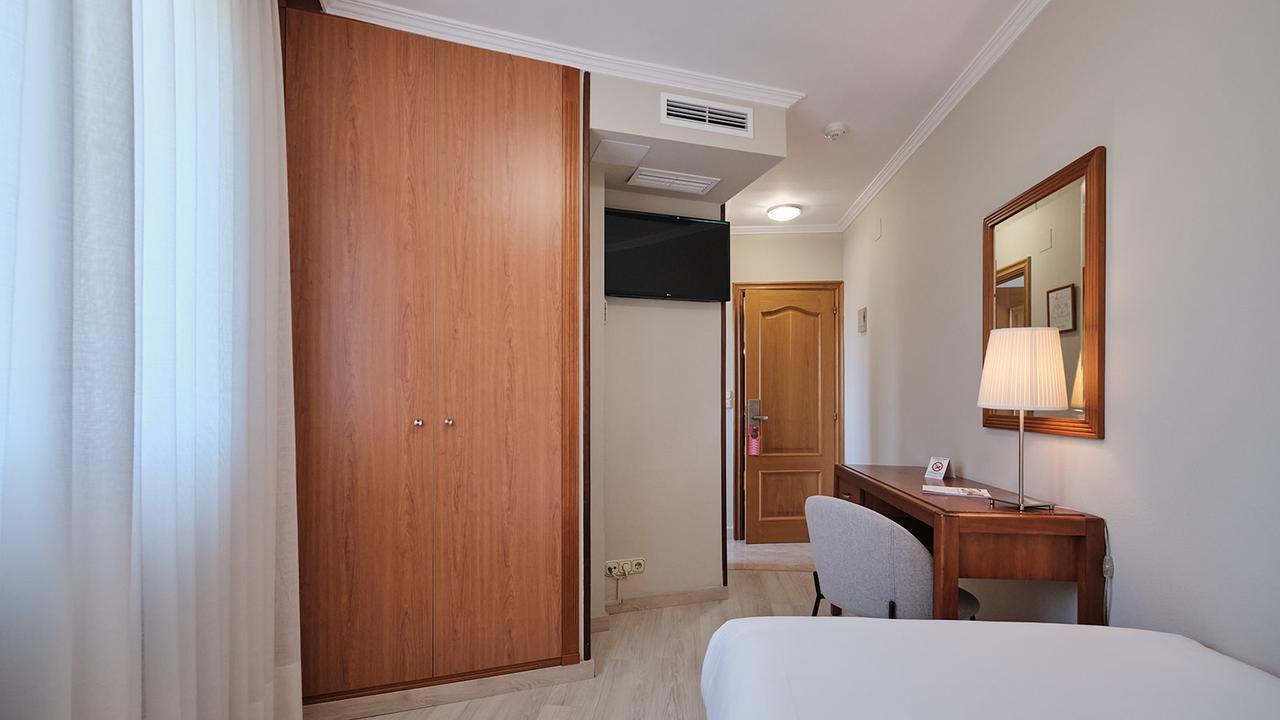 None Hotel San Lorenzo compostela Santiago de Compostela None Hotel San Lorenzo compostela Santiago de Compostela