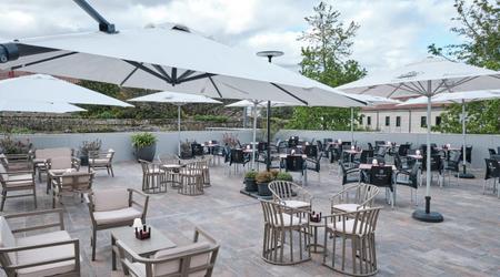 LOUNGE-BAR LOUNGE-BAR